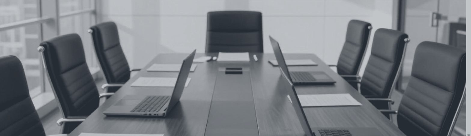 Firma de contratos con enfoque fiscal y expediente de materialidad